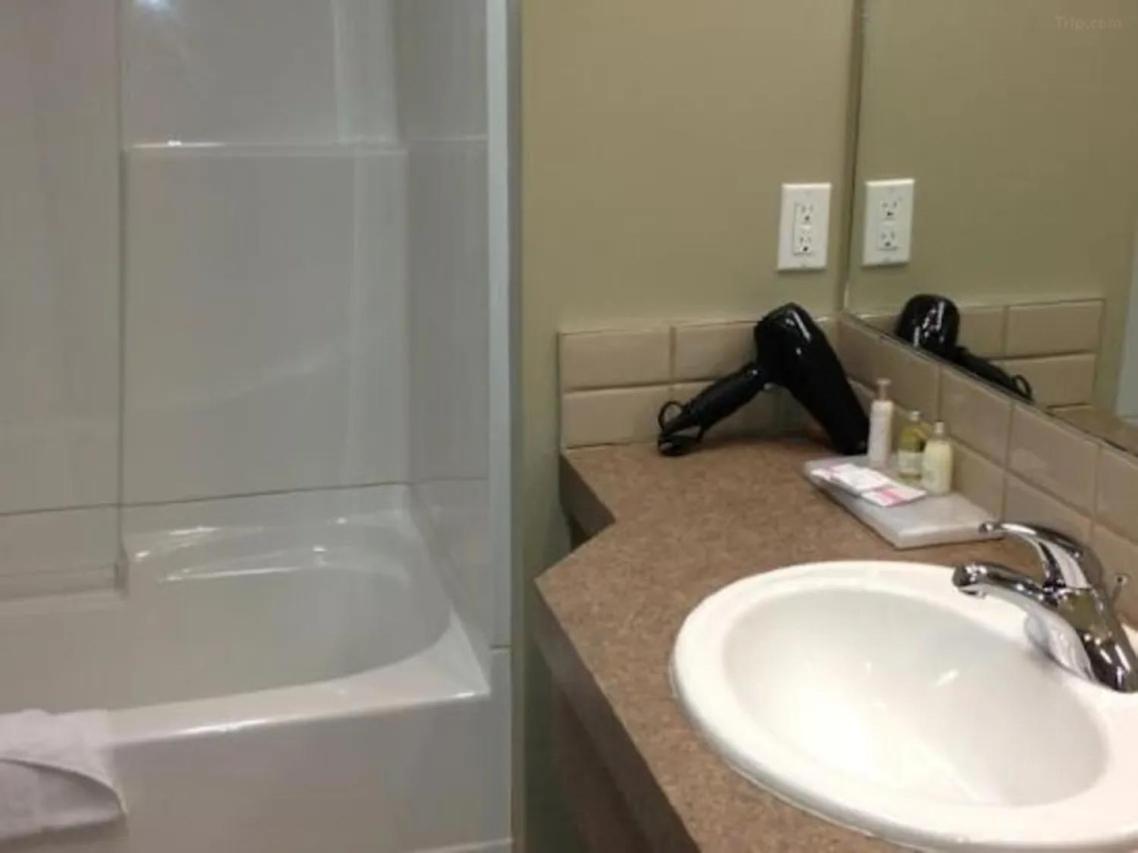 Radisson Hotel Fort St John Fort St. John Esterno foto